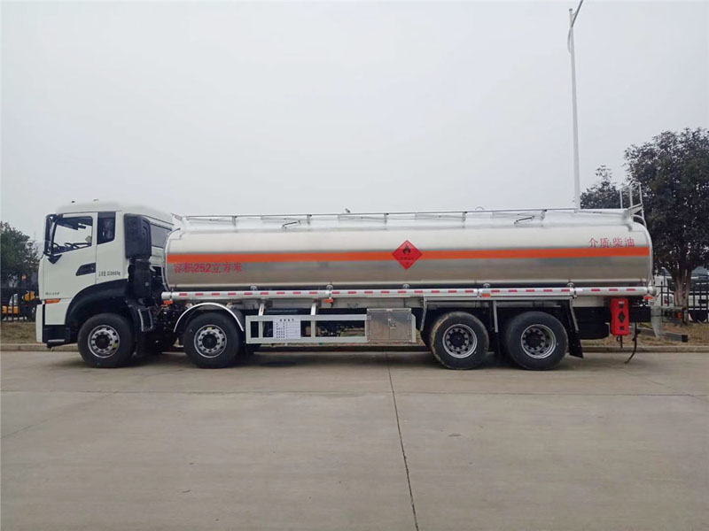 國六東風(fēng)天龍前四后八29.7方鋁合金運(yùn)油車20噸不超載圖片3